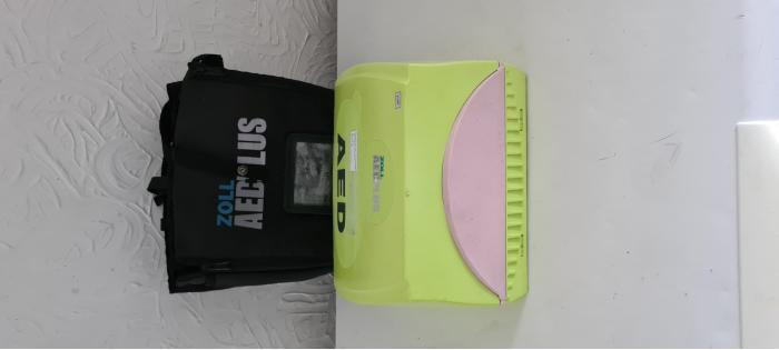 ZOLL AED Plus