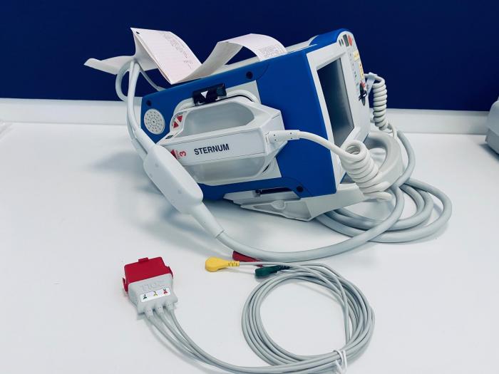 ZOLL MEDICAL R Series