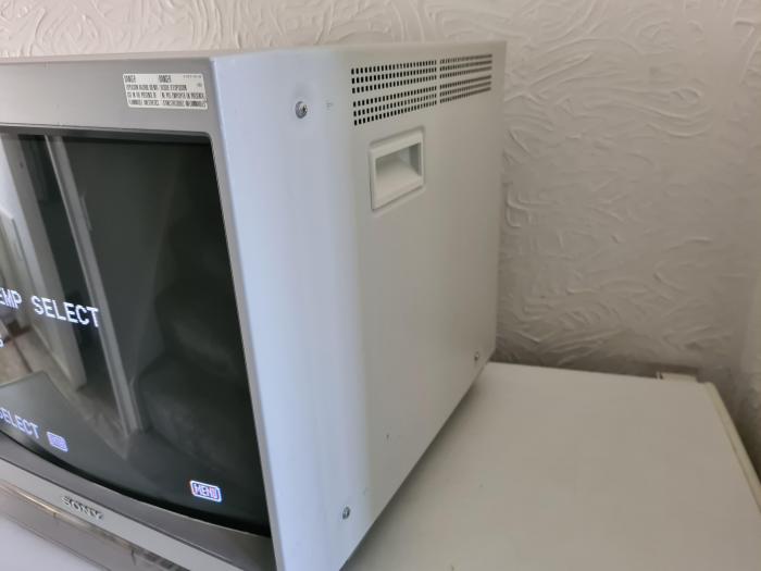 SONY TRINITRON PVM-20M2MDE