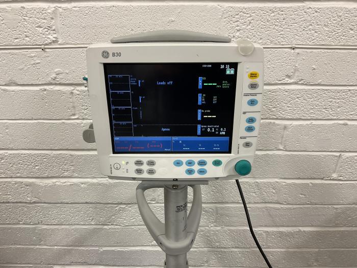 2010 GE patient monitor on roll stand B30 with CO2