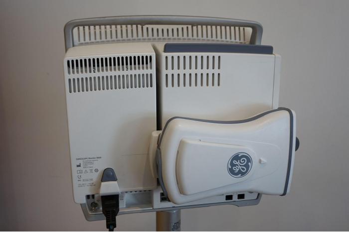 GE B650 patient monitor on stand