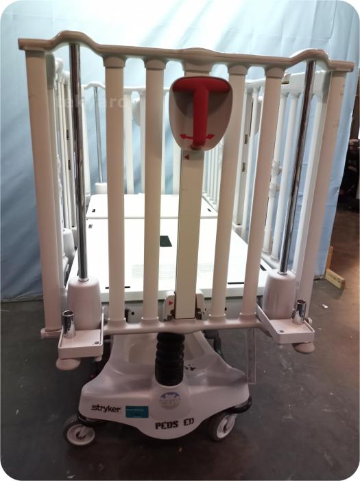 Stryker FL19 Pediatric Crib